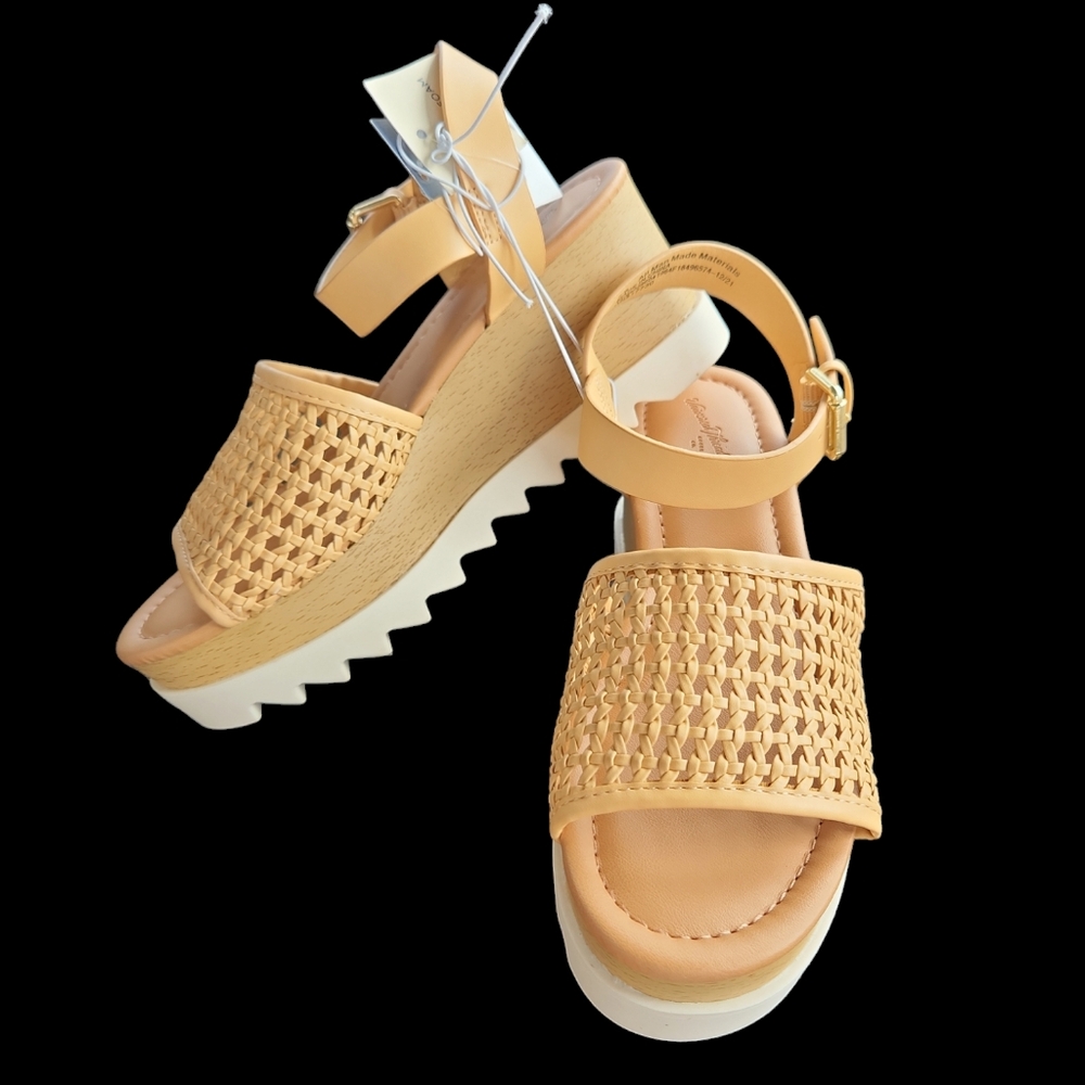 NEW Universal Thread Alba Sandals Size 7.5
